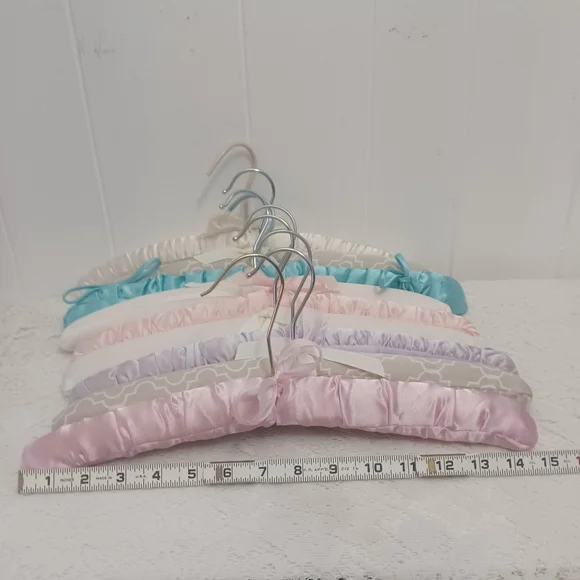 9 Padded Fabric Hangers - Picture 4 of 5
